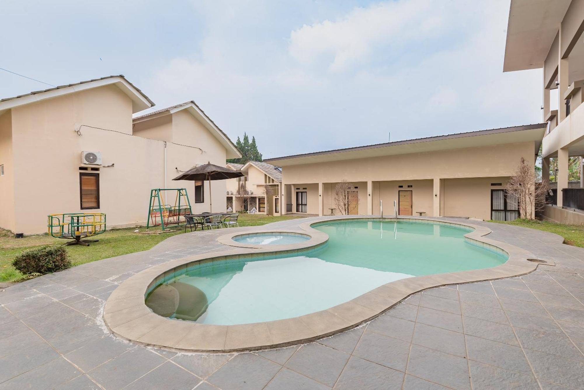 Urbanview Hotel Inkoppabri Cisarua Puncak Exterior photo